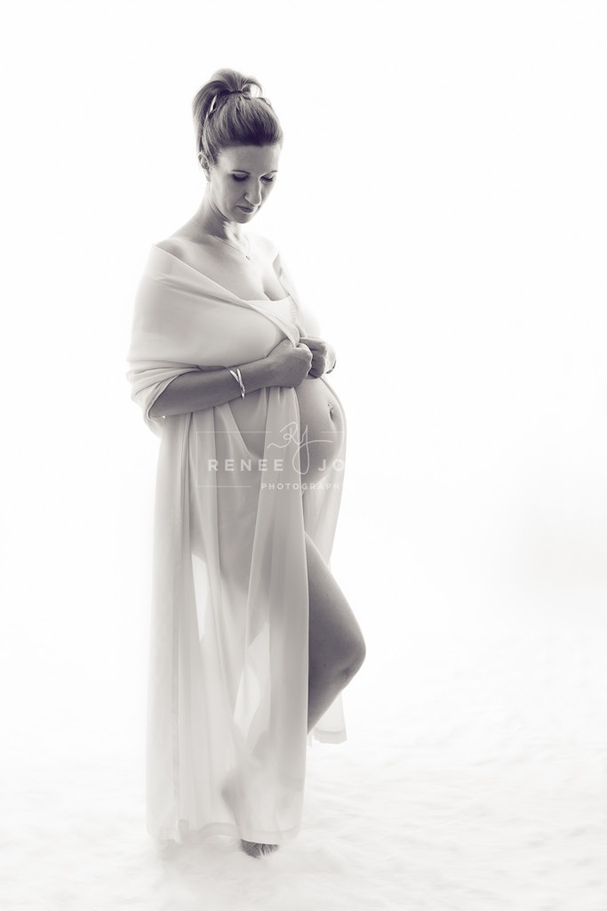 Stunning Maternity Drape - A stunning sheer maternity drape can really add a touch of elegance to your bump portraits.